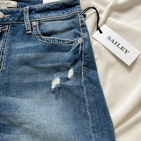 Sailey Jean shorts roll up high rise raw hemline blue size 28 & 29 NWT - Picture 6 of 9